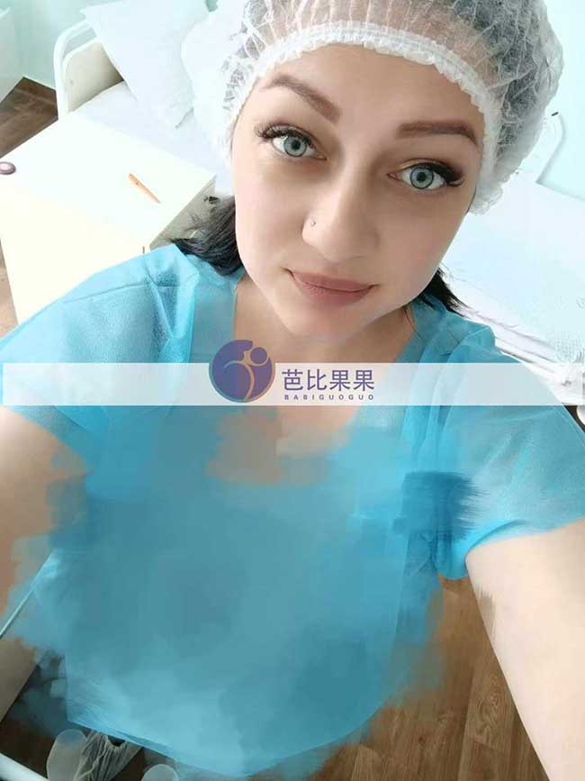 成都S女士在乌克兰生二胎匹配的试管妈妈在医院移植胚胎