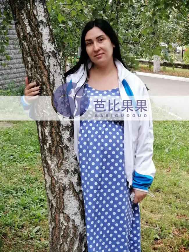 乌克兰代妈在医院做B超