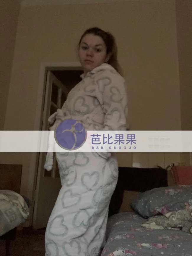 W女士乌克兰试管孕21周在妇产医院做产检，一切正常