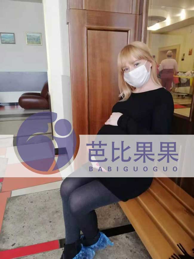 Z女士夫妇和S先生夫妇的乌克兰试管来医院做产检