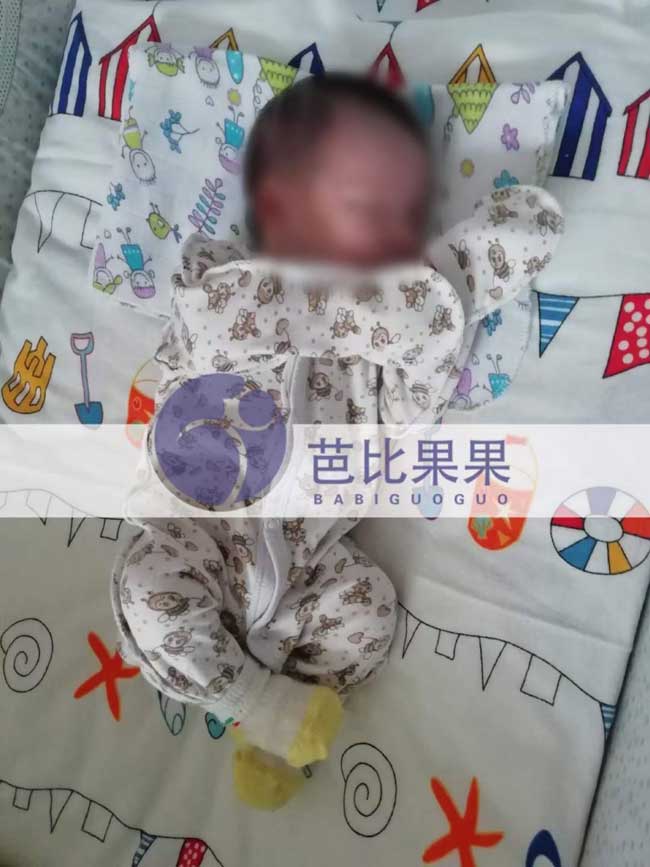 乌克兰保姆阿姨照顾试管宝宝