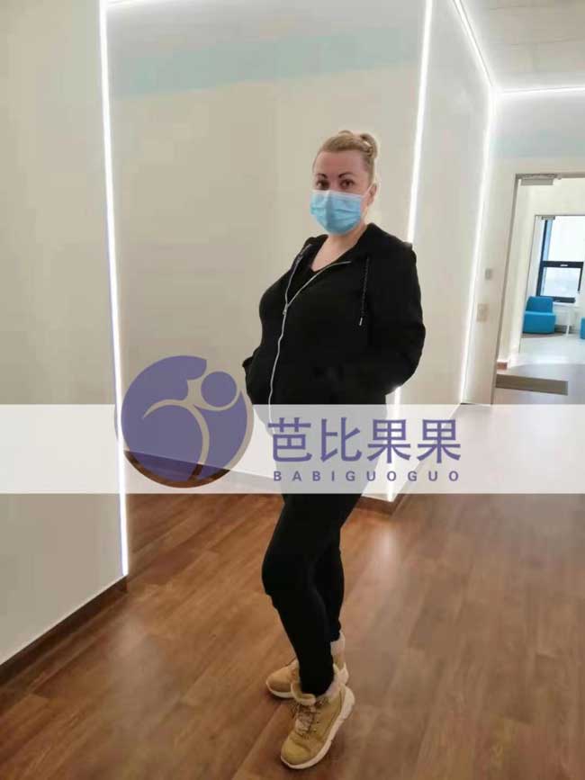 乌克兰试管代妈到丽塔医院做B超