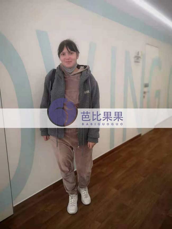 L女士跟Z女士各自的乌克兰到丽塔医院做产检