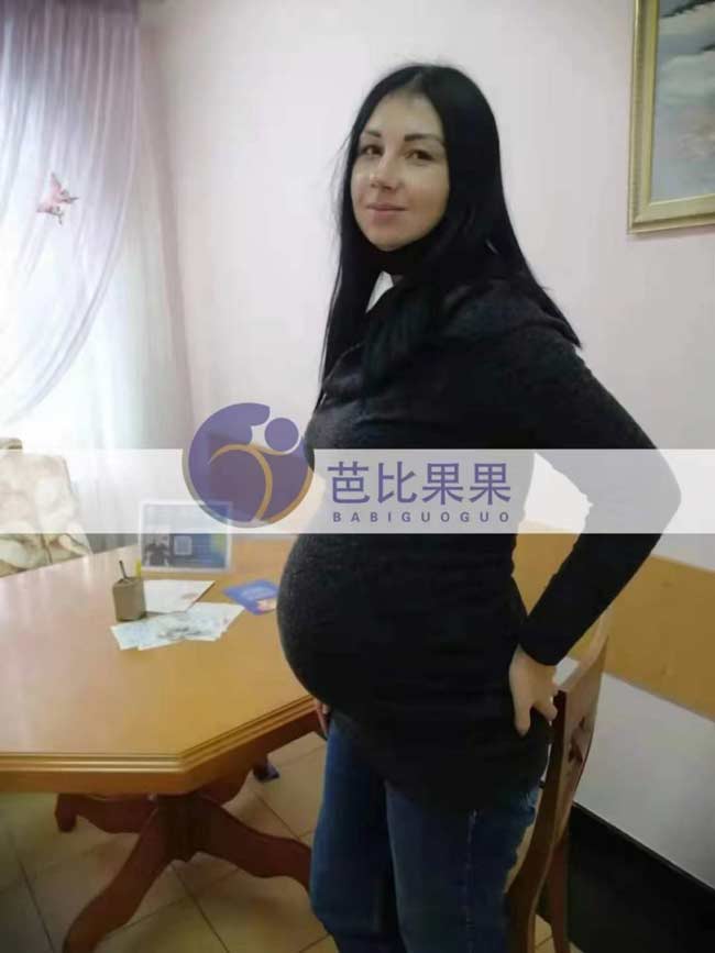 Z夫妇家的乌克兰做四维彩超检查龙凤胎试管宝宝