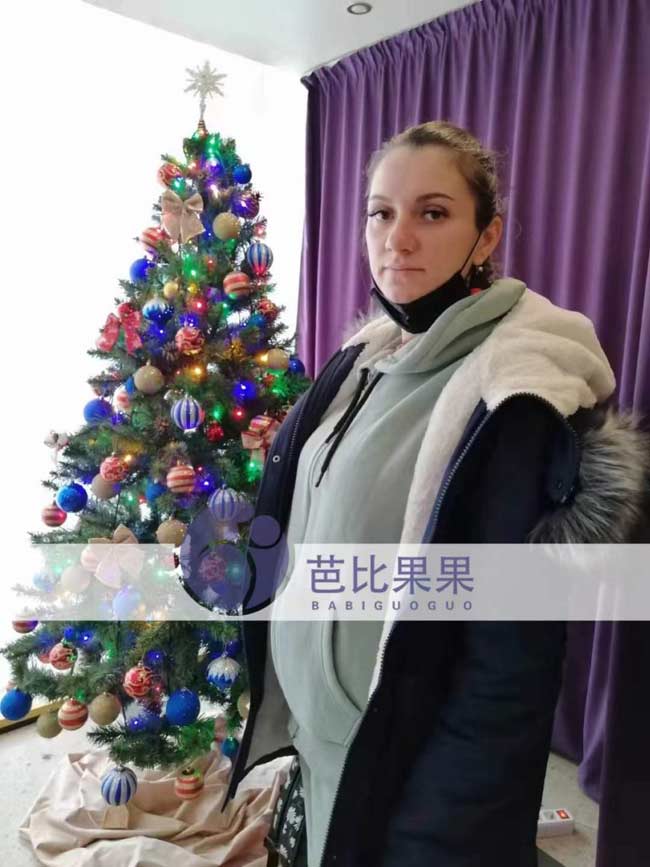 乌克兰试管孕妈怀双胞胎做产检