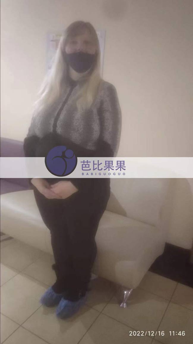 H先生夫妻和W女士夫妻的乌克兰试管妈妈来医院见医生做检查