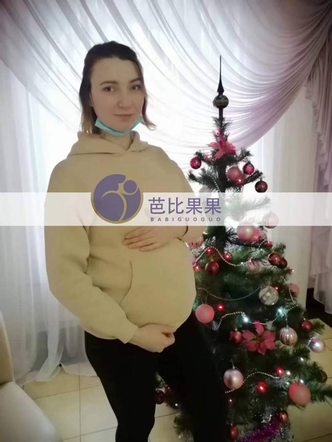 H女士夫妻的乌克兰试管妈妈来妇产医院见医生做检查