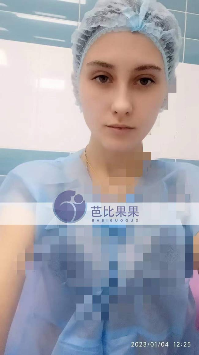 X先生的乌克兰试管孕妈这天在MC医院试管移植胚胎