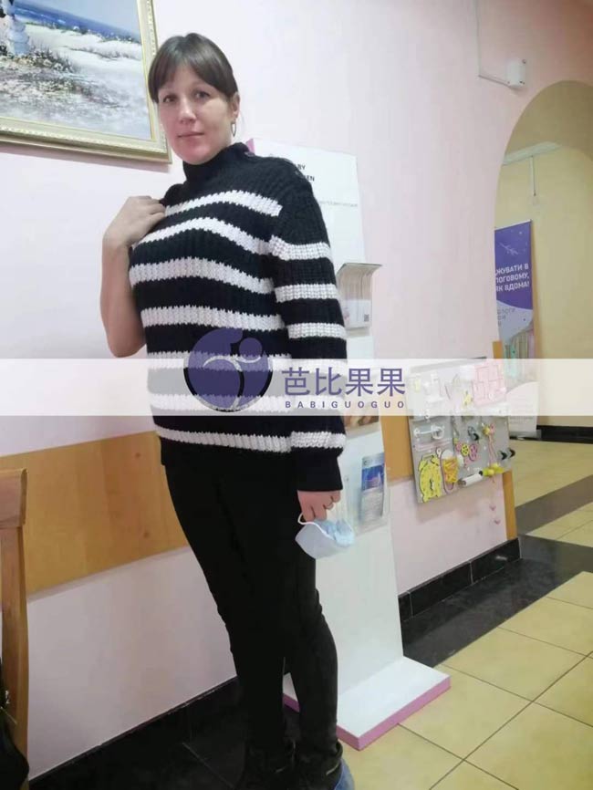 Z女士家的乌克兰试管妈妈按时来妇产医院做常规孕检