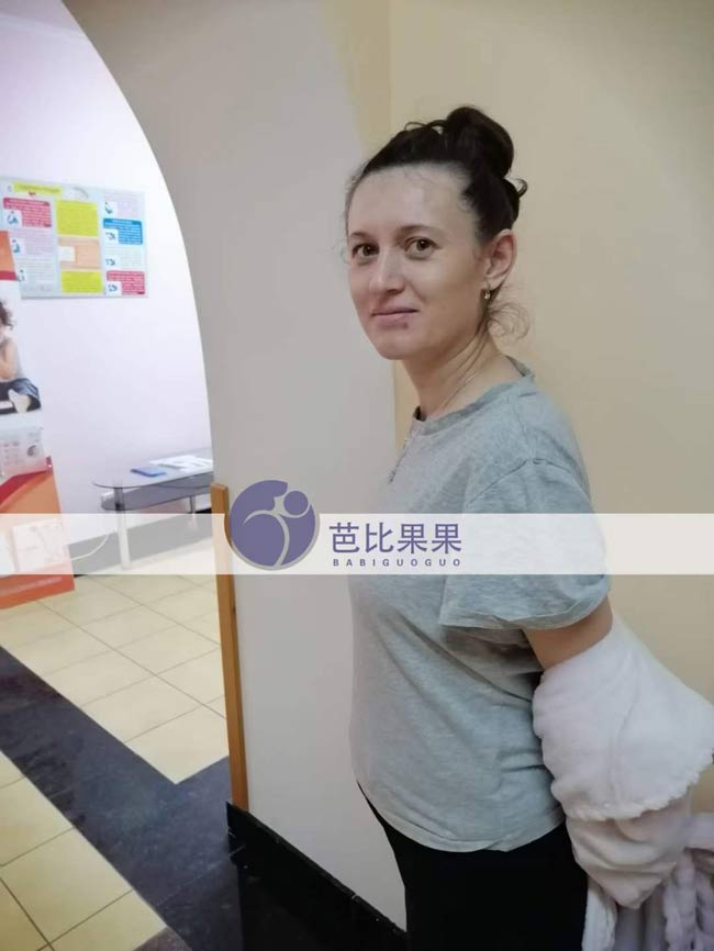 L先生夫妻已经怀上双胞胎的乌克兰试管妈妈来做B超检查