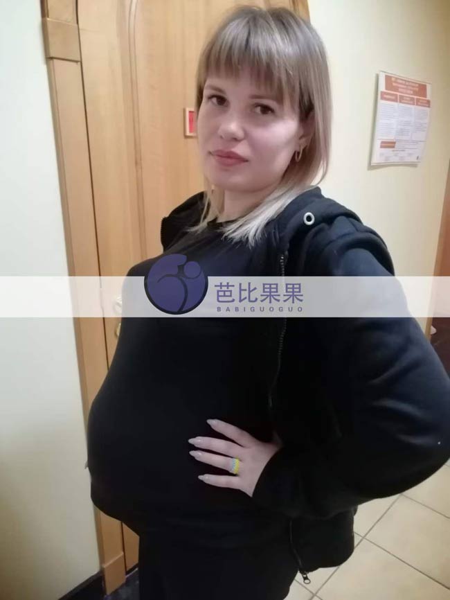 乌克兰试管孕妈做B超