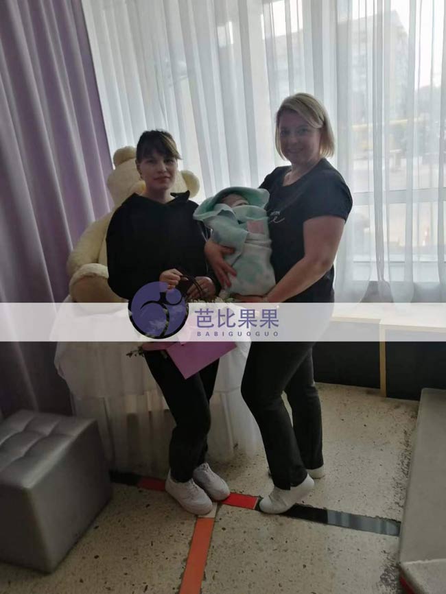 H女士的乌克兰试管女宝宝在基辅妇产医院出生并且健康出院