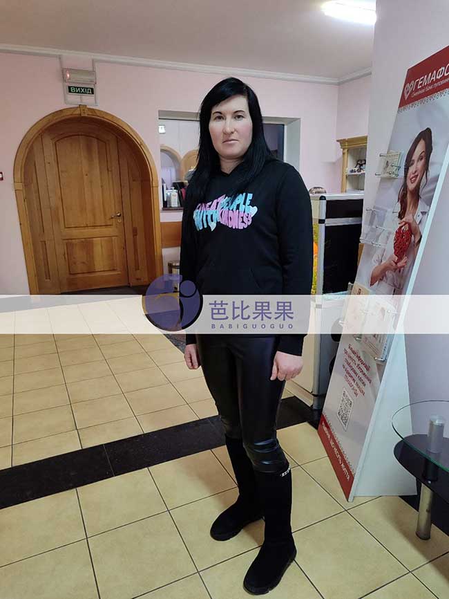 D先生夫妻在格鲁吉亚移植的乌克兰试管妈妈来医院做B超检查