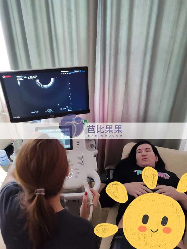 格鲁吉亚试管妈妈做B超