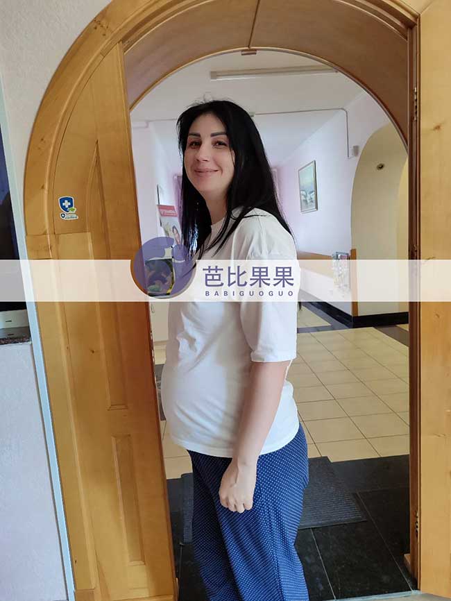 S女士在乌克兰丽塔医院生二胎的试管妈妈按时做孕32周+B超