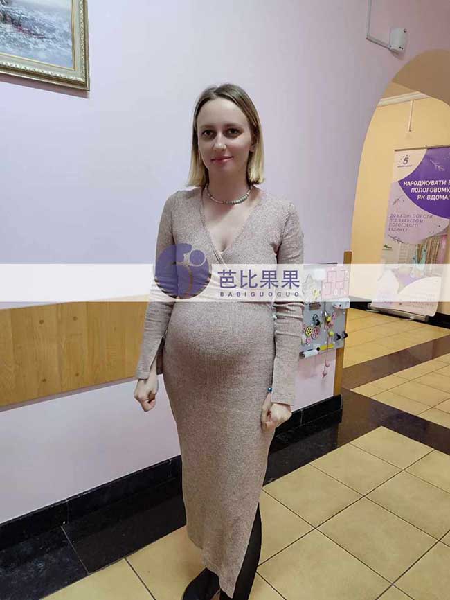 乌克兰Z先生家和W先生家的两位试管妈妈，来妇产医院做常规产检