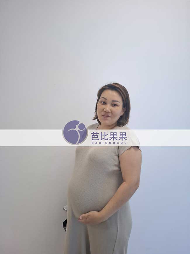 戴先生到格鲁吉亚匹配的双胞胎试管妈妈做B超