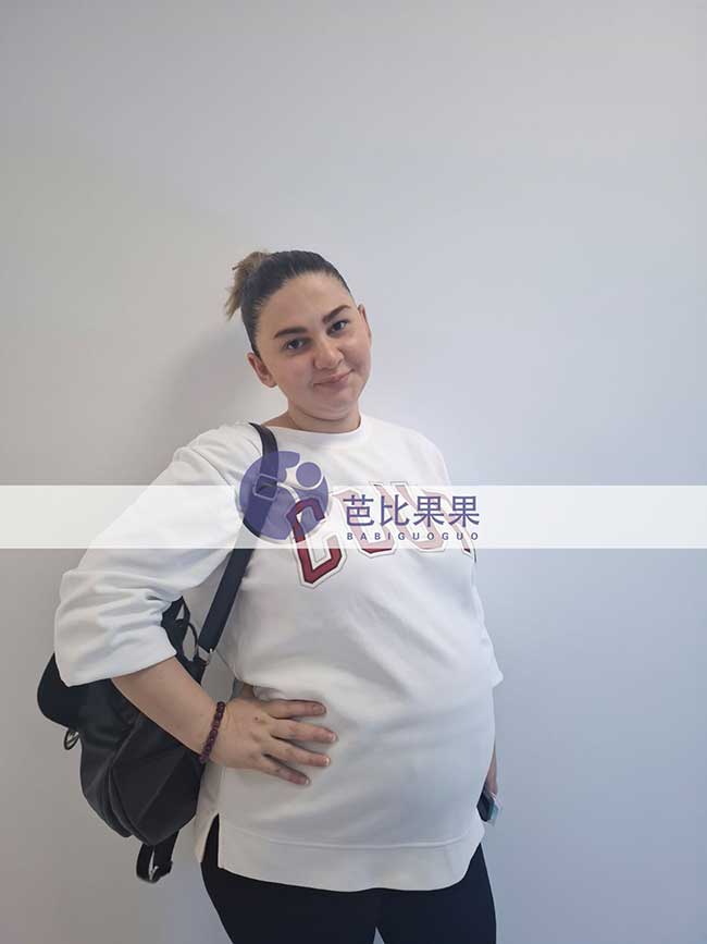 于女士到格鲁吉亚自卵生娃匹配的试管妈妈来医院做B超检查