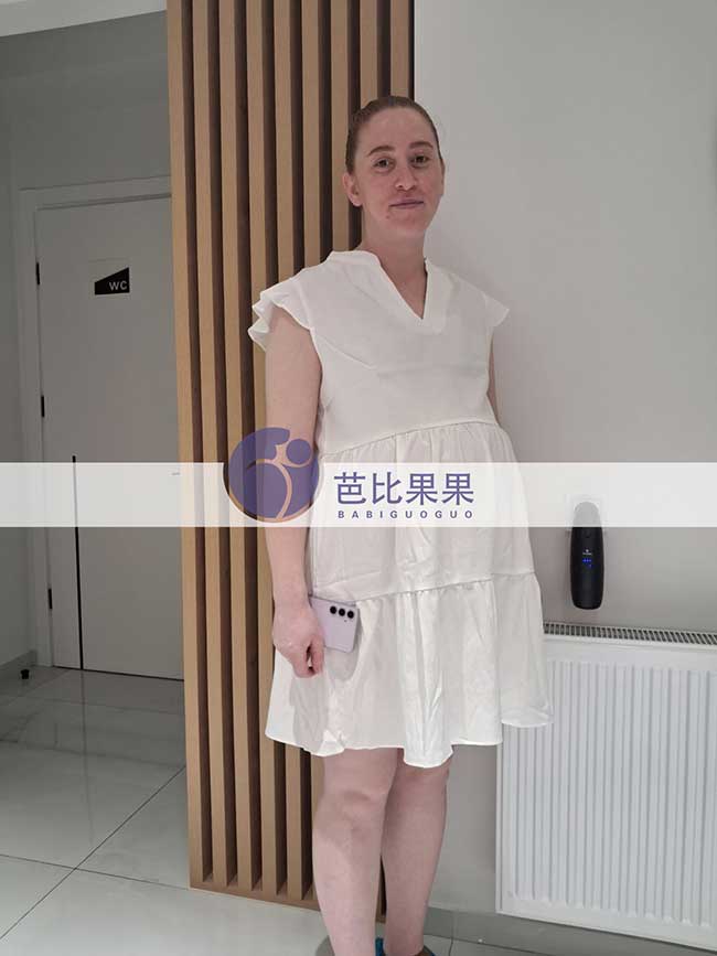 凌晨2点45分,广州吴女士一家在格鲁吉亚试管得到期待已久的男宝宝
